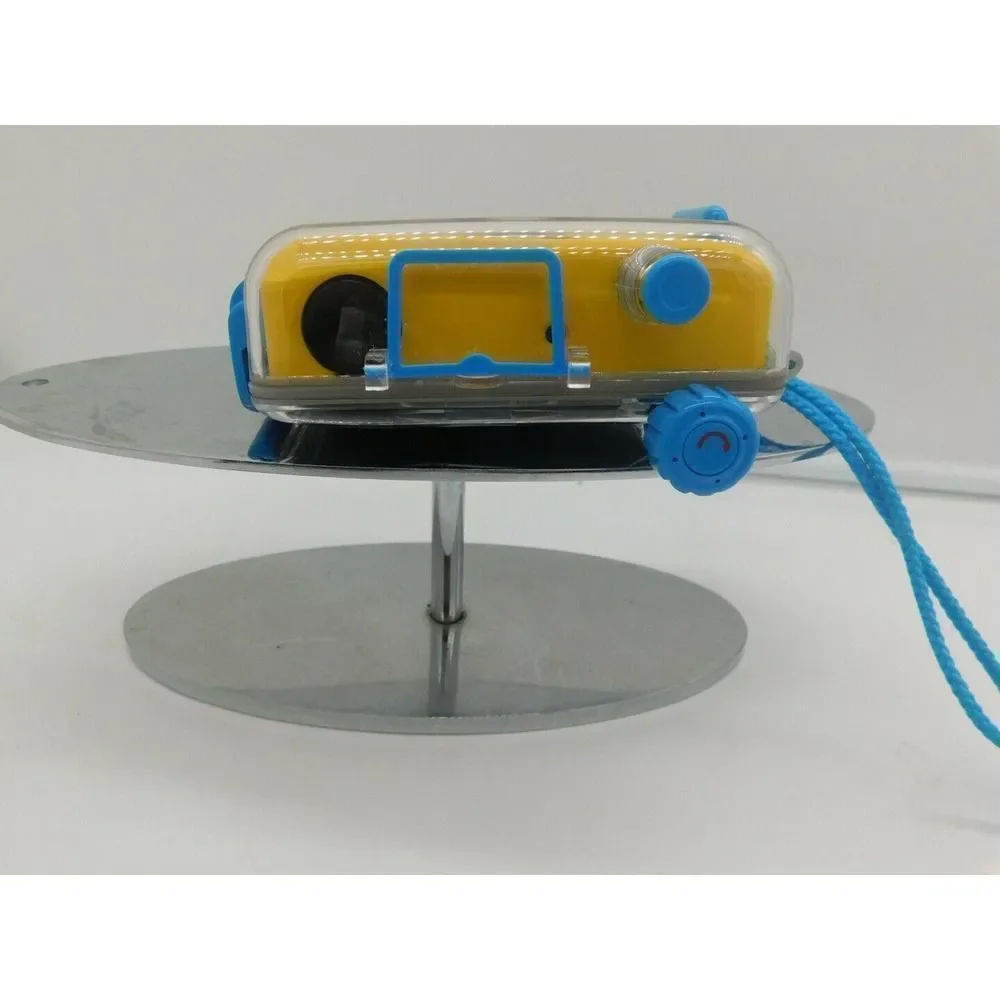 Snap Sights 35mm Film Underwater Point & Shoot Camera 28mm Lens Yellow